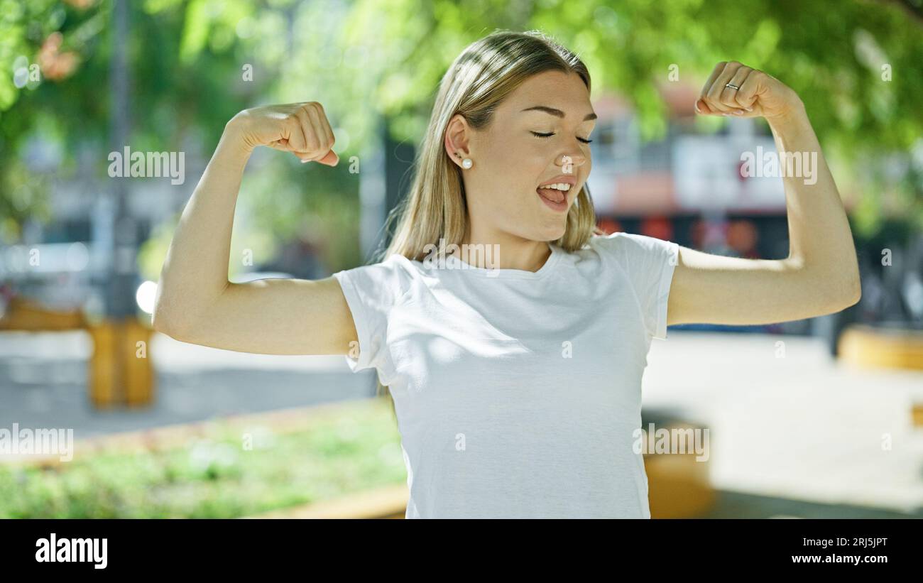 Woman and strong arms and garden hi-res stock photography and images ...