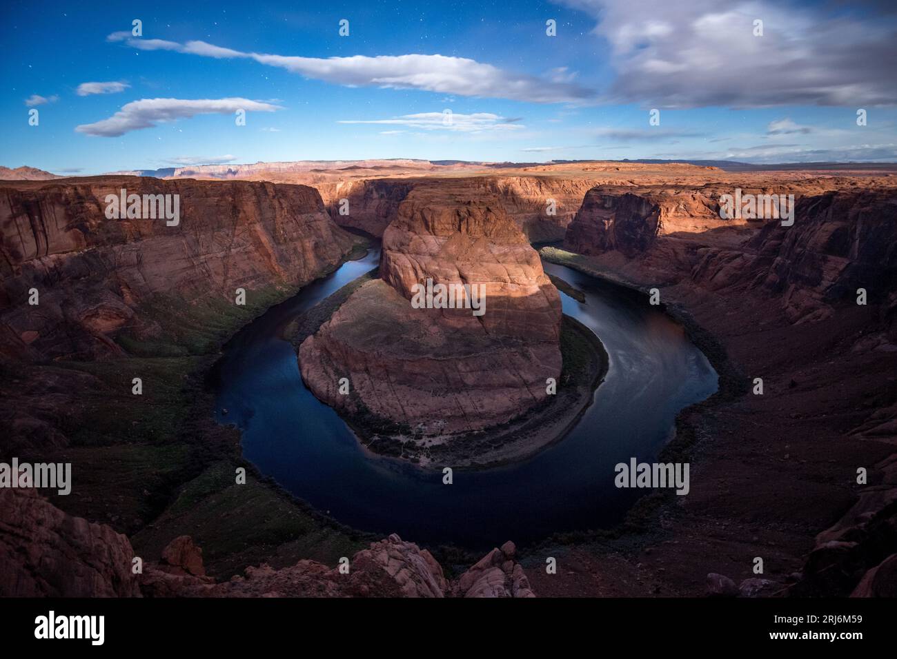 This stunning image features the iconic Horseshoe at Horseshoe Canyon