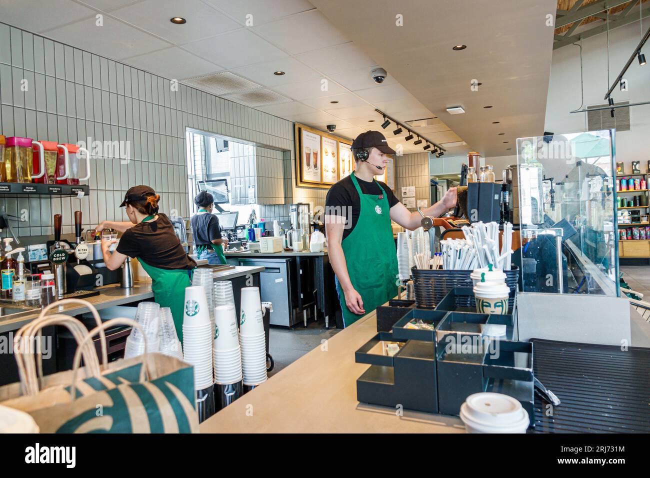 Baristas Preparing Orders Counter Hi-res Stock Photography And Images ...