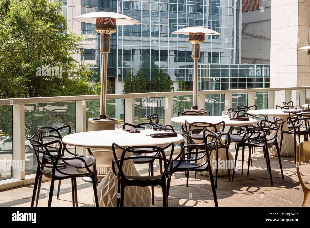 Mariposa tables chairs hires stock photography and images Alamy