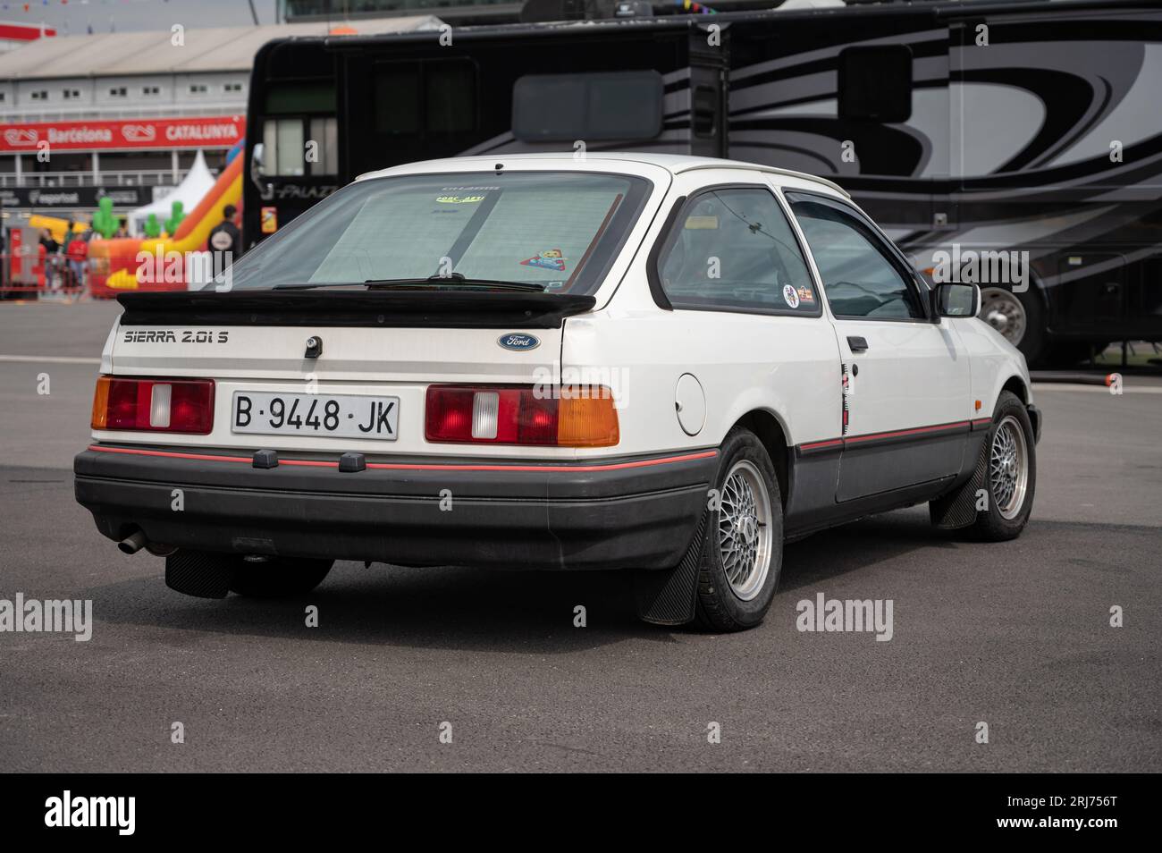 Rear view of a classic white Ford Sierra 2.0i S Stock Photo