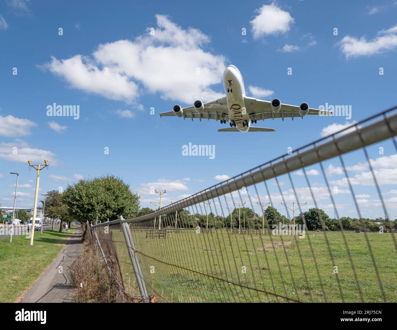Heathrow, London, UK. 21st Aug, 2023. Flight arrivals at London Heathrow. Heathrow Airport passenger numbers are reaching pre-pandemic level as variable UK weather boosts holiday flights to hotter climates. Passenger numbers to North American destinations have also increased by over 70%. Credit: Malcolm Park/Alamy Live News Stock Photo