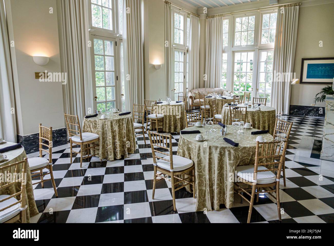 Charlotte North Carolina,Myers Park,The Duke Mansion,The Ray Dining