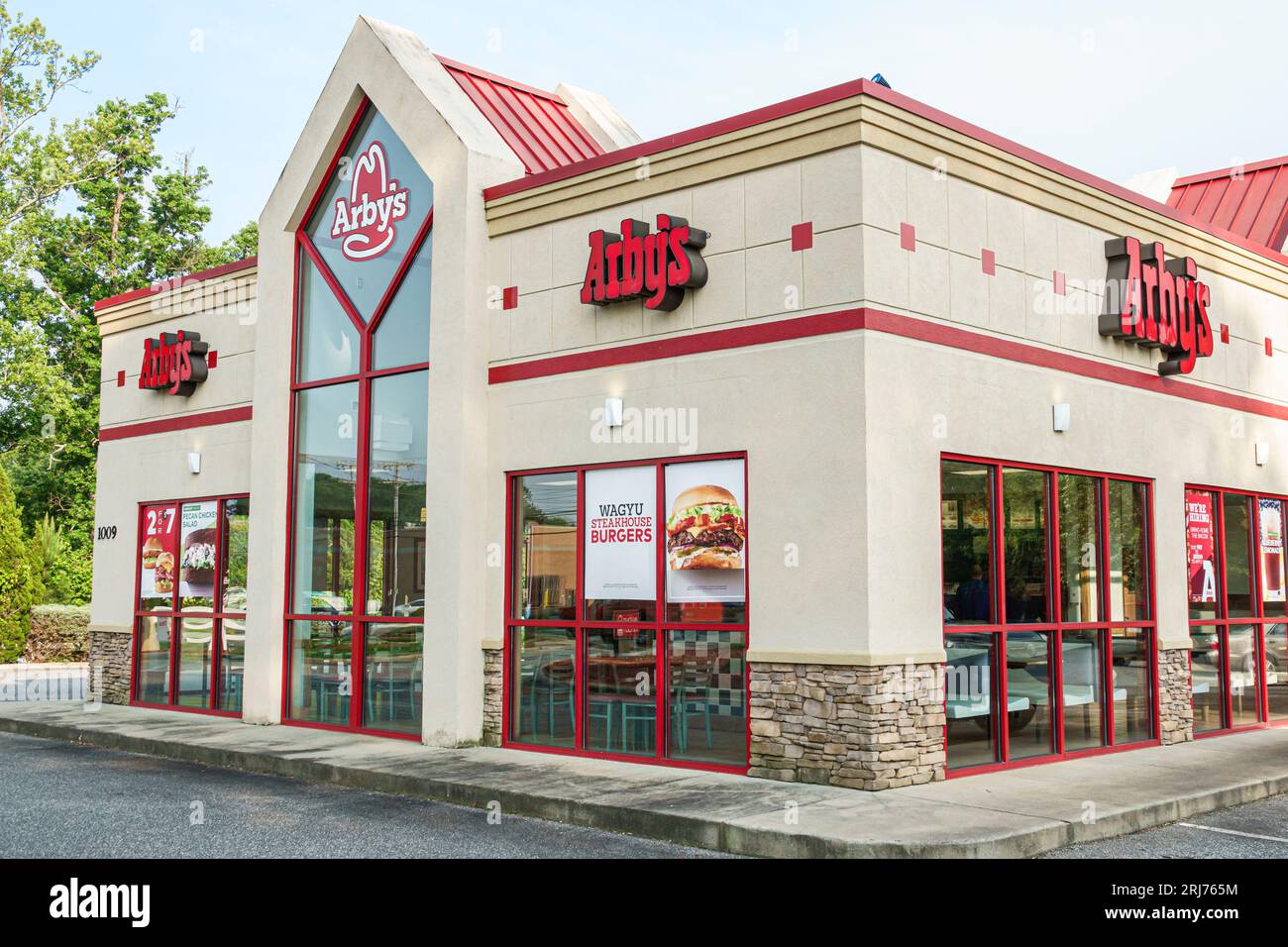 Arbys exterior hires stock photography and images Alamy