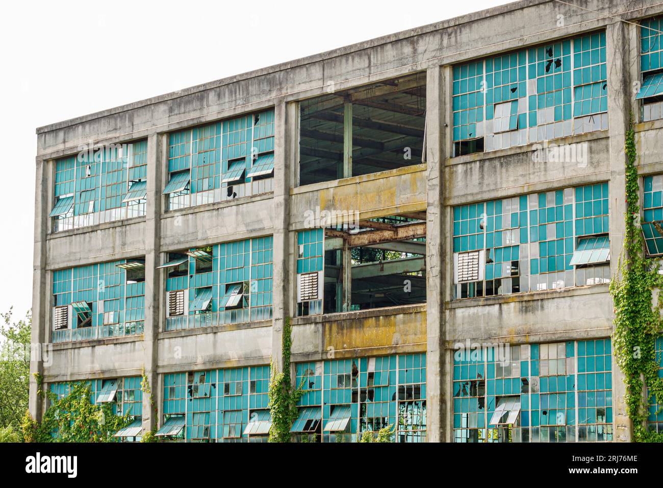 Clover South Carolina,former Southern Industries textile mill yarn plant,shut down abandoned empty,economy jobs lost,outside exterior,building Stock Photo