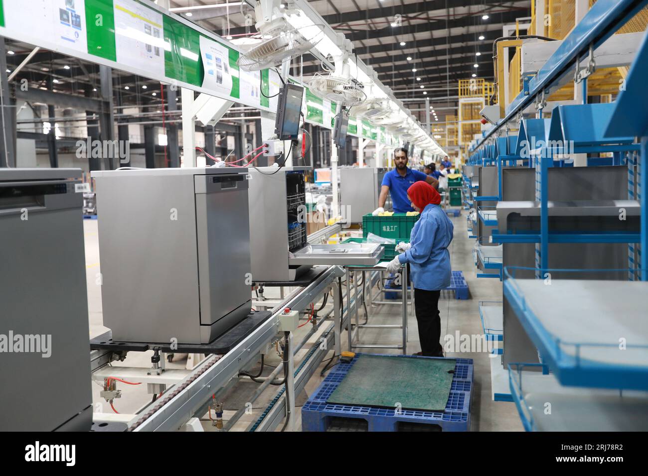 Midea appliances hires stock photography and images Alamy