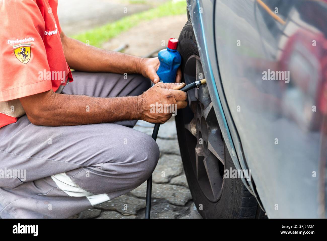 Tire car air pump hi-res stock photography and images - Alamy
