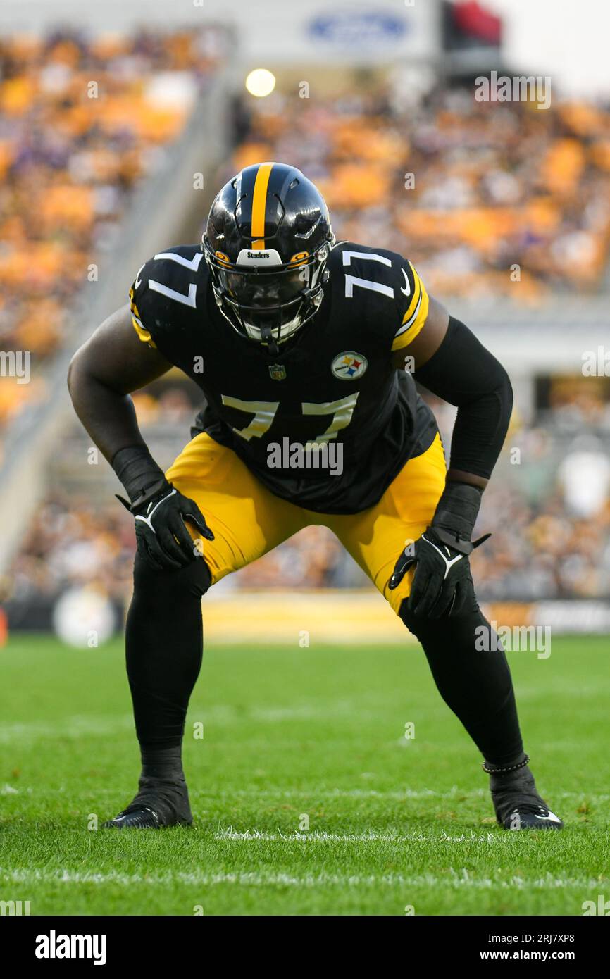 Pittsburgh Steelers offensive tackle Broderick Jones (77), the team's No. 1 draft  pick, warms up during the NFL football team's rookie minicamp in Pittsburgh,  Friday, May 12, 2023. (AP Photo/Gene J. Puskar