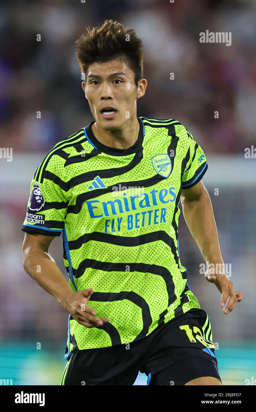 \ud83d\udcf8 First look: Tomiyasu in Arsenal colours | Gallery | News | Arsenal.com