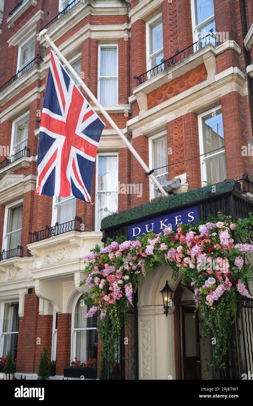 Dukes Hotel St James Mayfair London Stock Photo