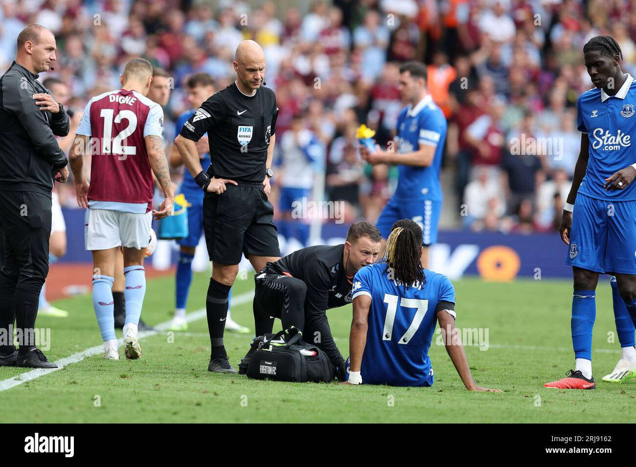 Birmingham, UK. 20th Aug, 2023. Alex Iwobi of Everton with leg injury. Premier League match, Aston Villa v Everton at Villa Park in Birmingham on Sunday 20th August 2023. this image may only be used for Editorial purposes. Editorial use only, pic by Andrew Orchard/Andrew Orchard sports photography/Alamy Live news Credit: Andrew Orchard sports photography/Alamy Live News Stock Photo