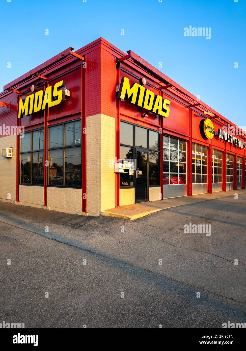 Yorkville , New York - Aug 9, 2023: Close-up Portrait View of Midas Auto Service Center Entrance. Stock Photo