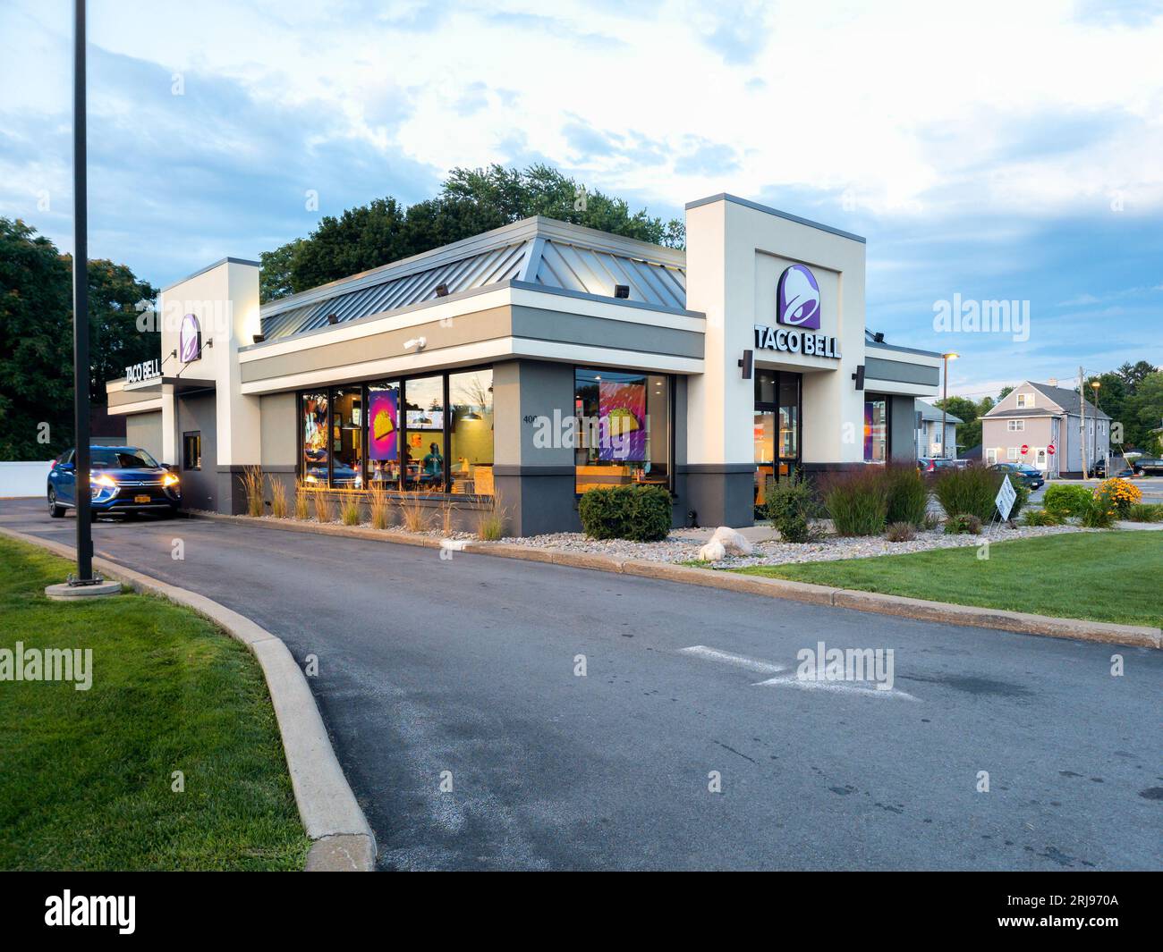 Yorkville, New York Aug 17, 2023 Evening View of Taco Bell Drive