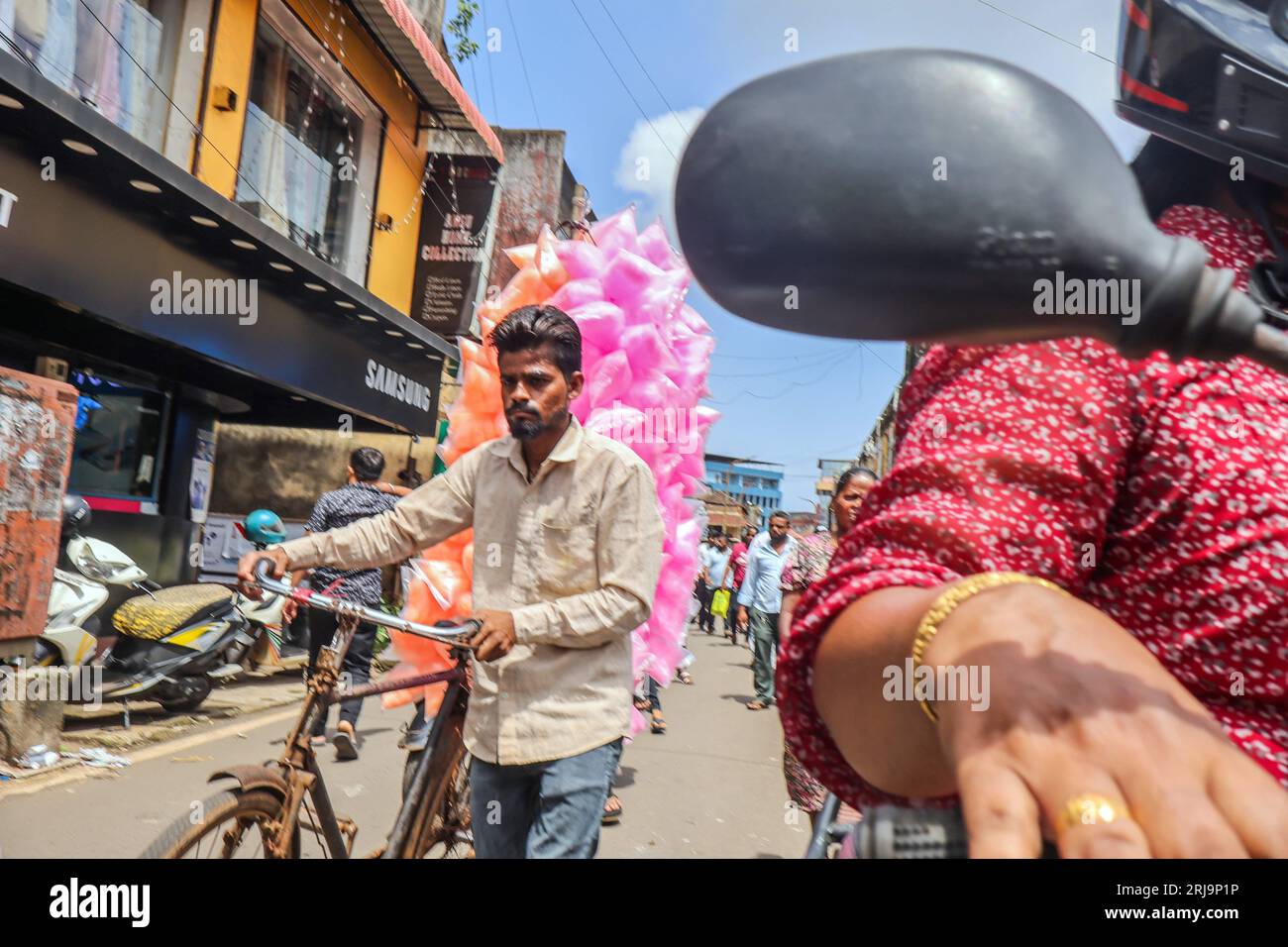 Margao, South Goa, India. 22nd Aug, 2023. Narrow passage ways selling anything imaginable in the busy and colourful market at the city of Margao, South India.Paul Quezada-Neiman/Alamy Live News Credit: Paul Quezada-Neiman/Alamy Live News Stock Photo