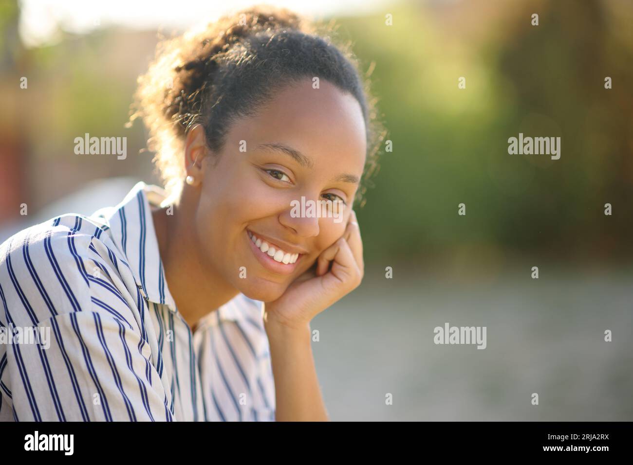 Happy black lady hi-res stock photography and images - Alamy