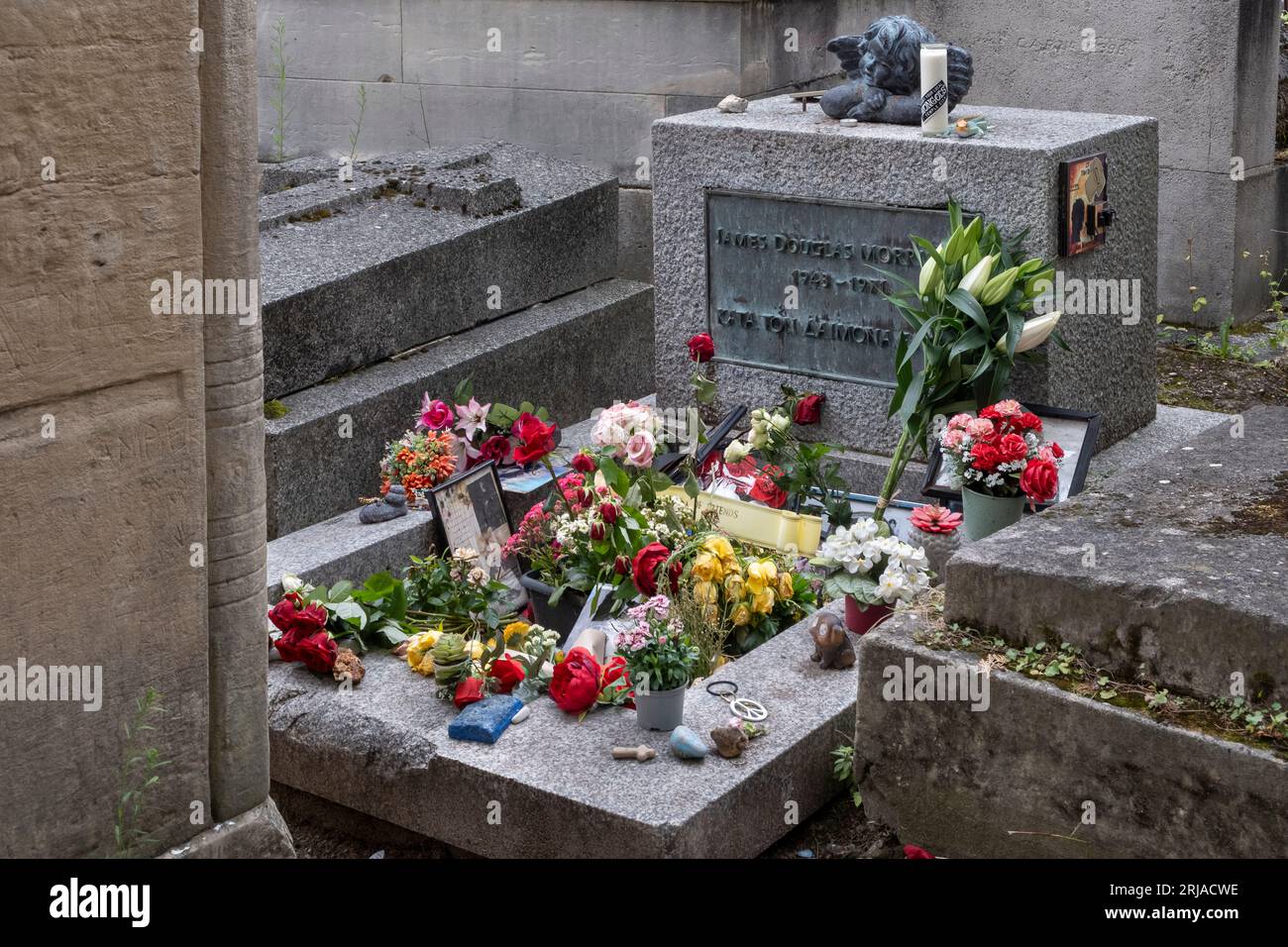 Pere Lachaise Cemetery in Paris. Grave of Jim Morrison. Jim Morrison ...