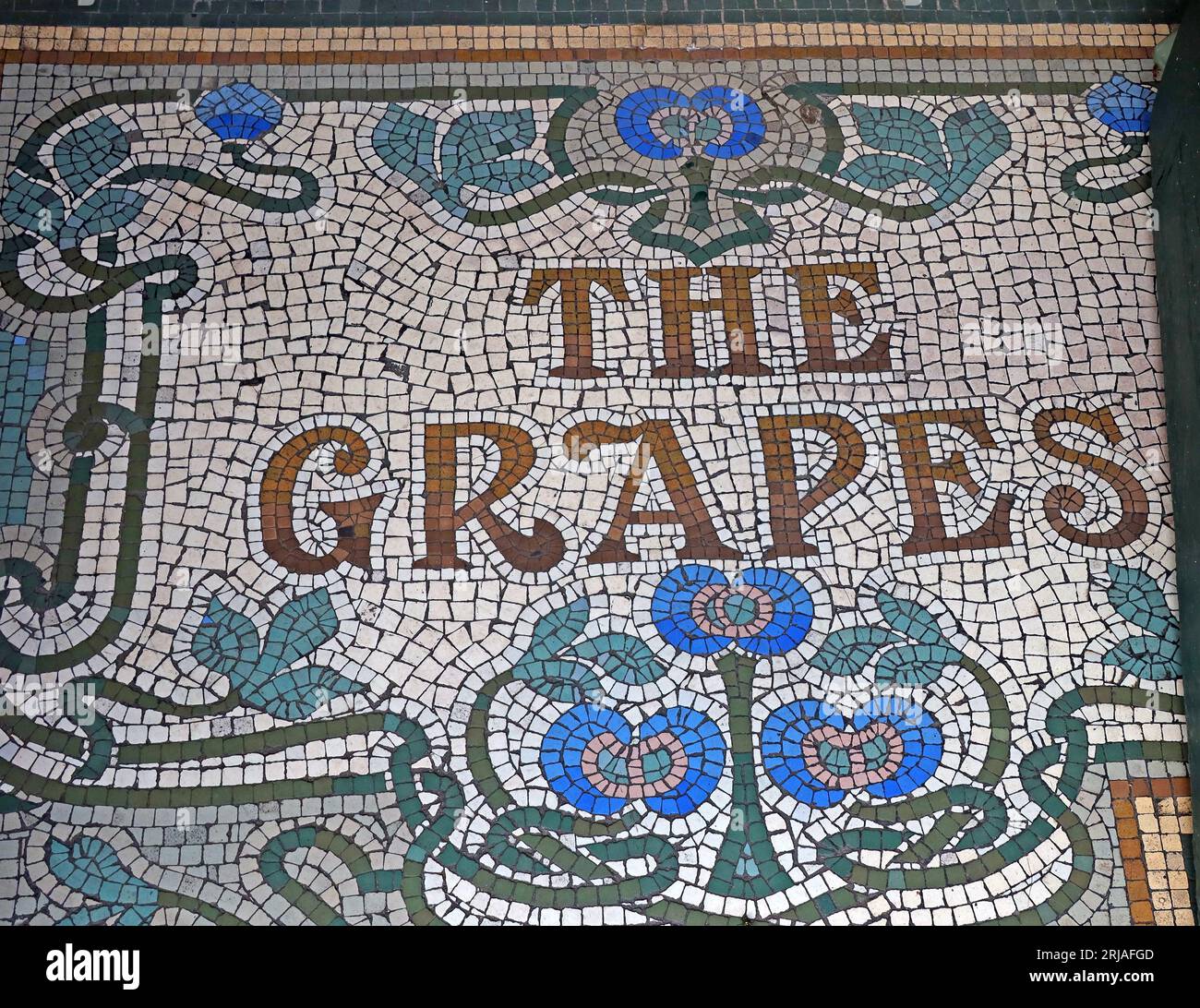 The Dispensary, previously the Grapes, 87 Renshaw St, Liverpool , Merseyside, England, UK, L1 2SP Stock Photo