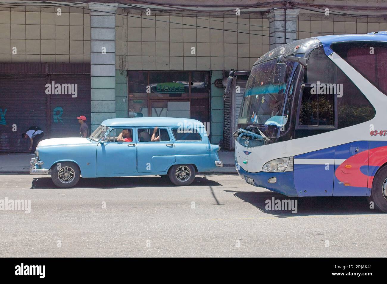 Vintage cuban bus hi-res stock photography and images - Alamy