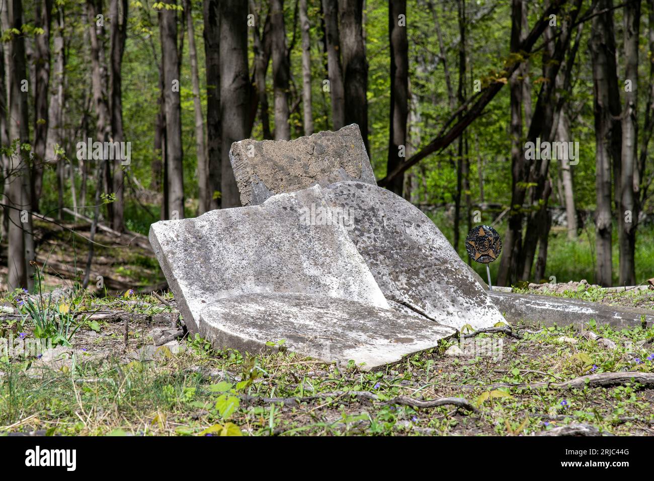 Stone broken 2022 hi-res stock photography and images - Alamy