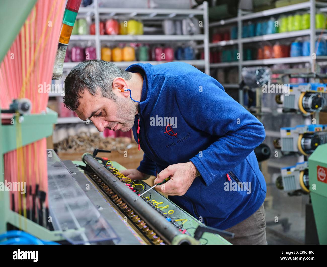 Worker paper factory hi-res stock photography and images - Alamy