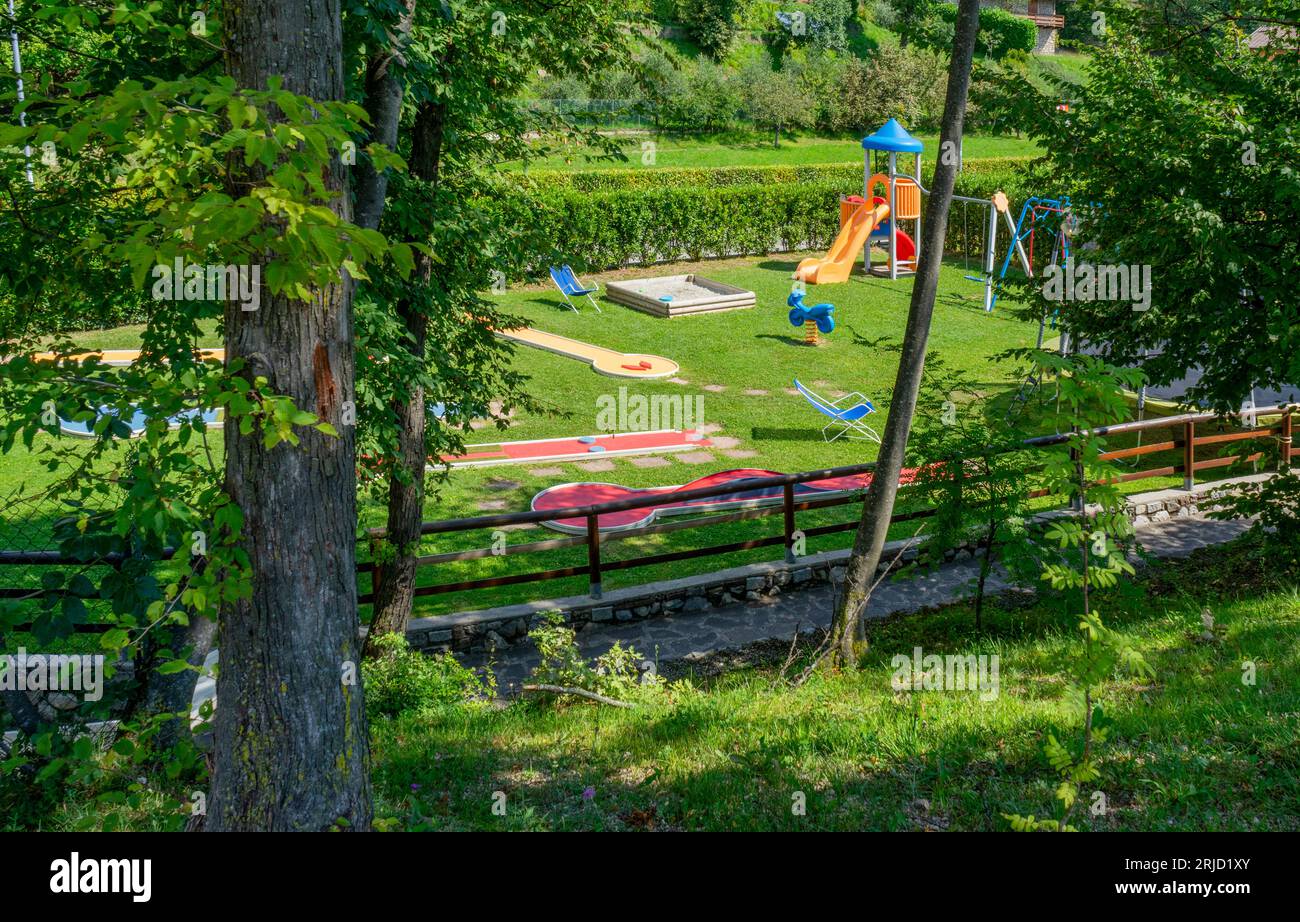 Crazy golfs hi-res stock photography and images - Alamy