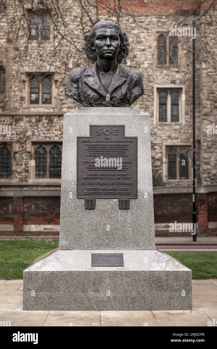 The bust of Violette Szabo, who worked for Winston Churchill's Secret Army the SOE (Special Operations Executive), on top of the plinth dedicated to t Stock Photo