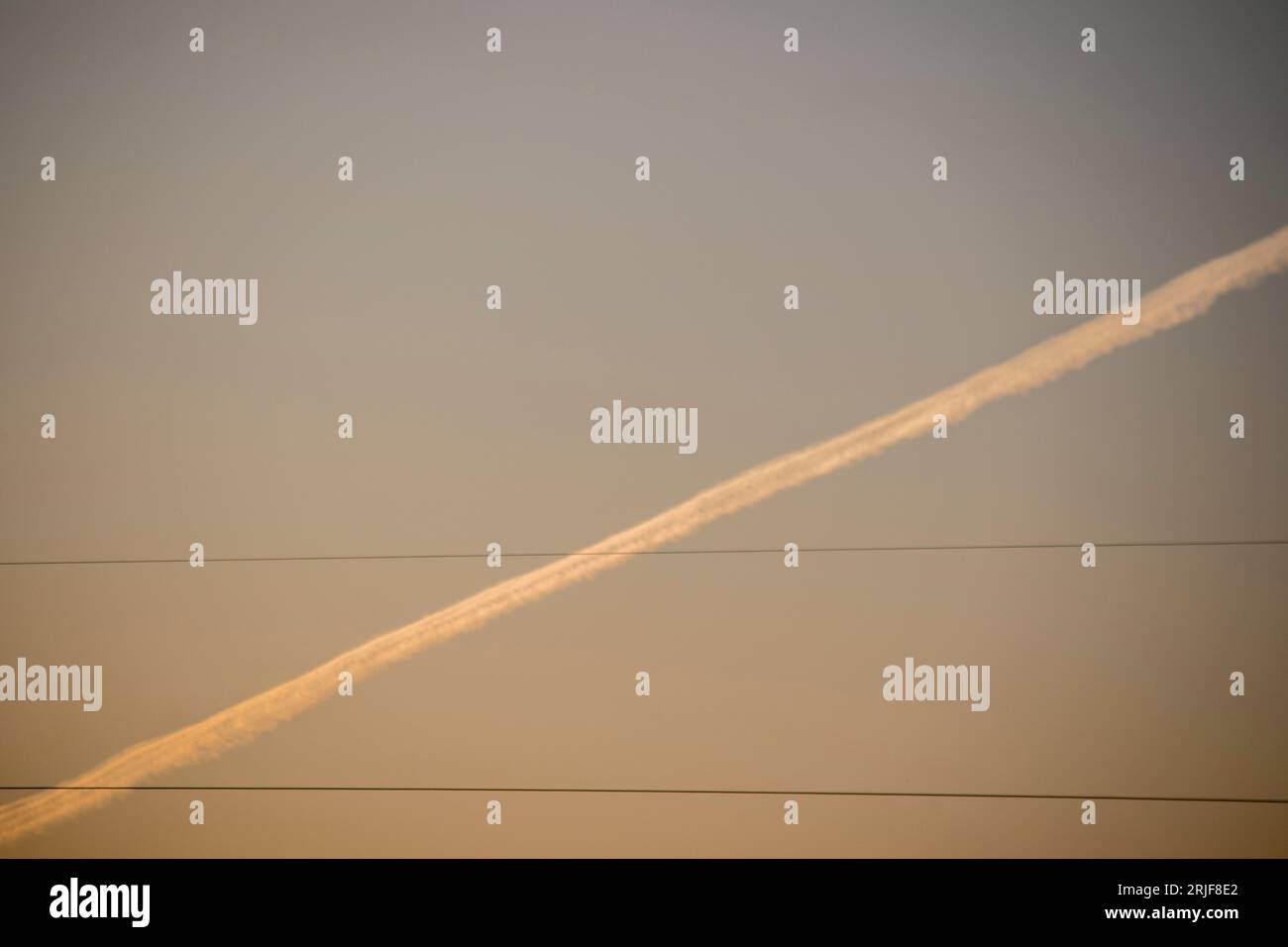 Cielo diagonal hi-res stock photography and images - Alamy