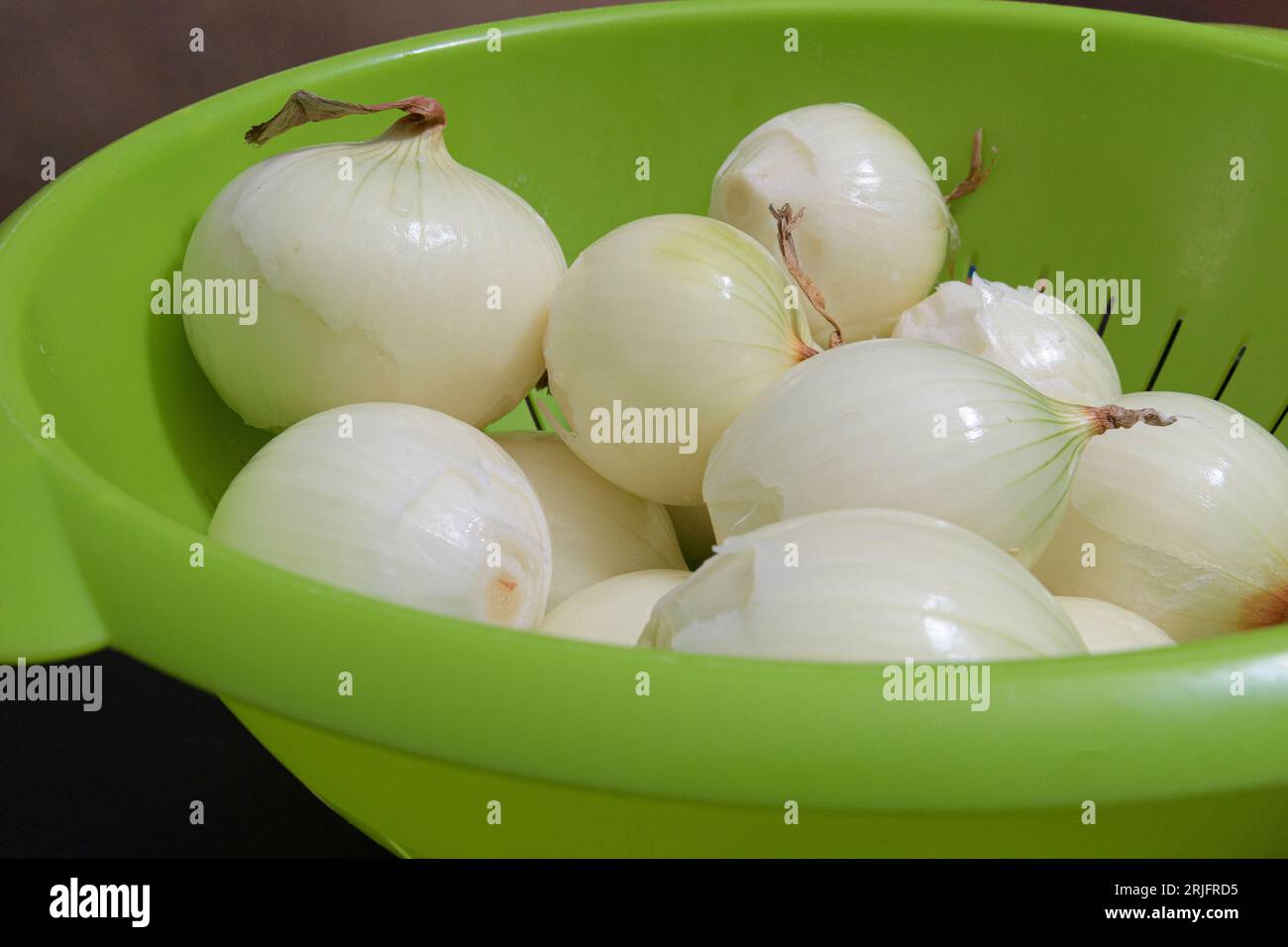 Peeling onion skin hi-res stock photography and images - Alamy