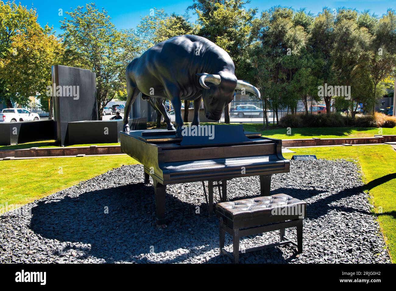 Chapman's Homer by Michael Parekowhai, symbol of hope in an earthquake ...