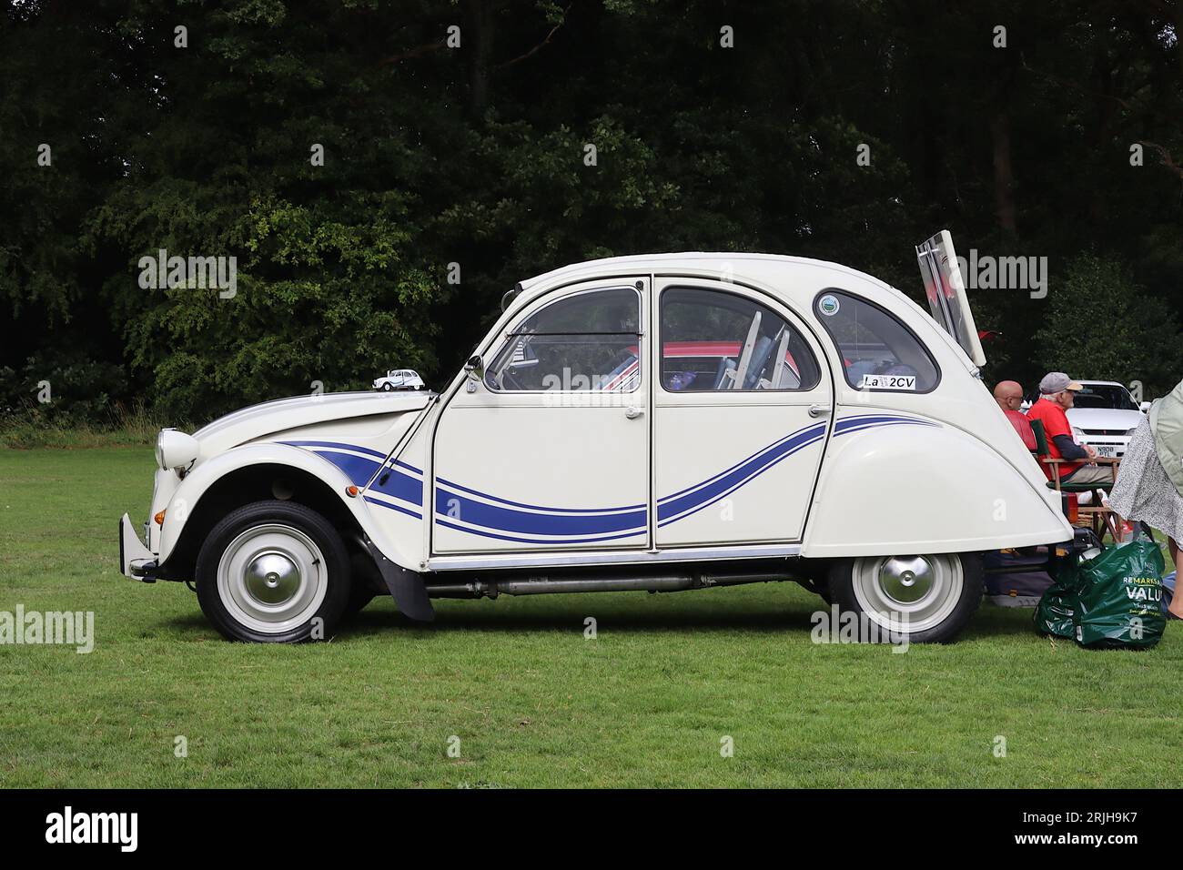 Citroën 2CV Beachcomer special limited edition model, also branded as France 3 and Transat in other European markets such as Holland and France. Stock Photo