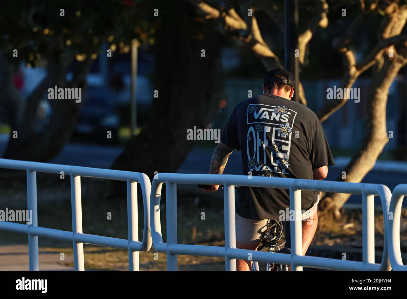 Random guy hi-res stock photography and images - Alamy