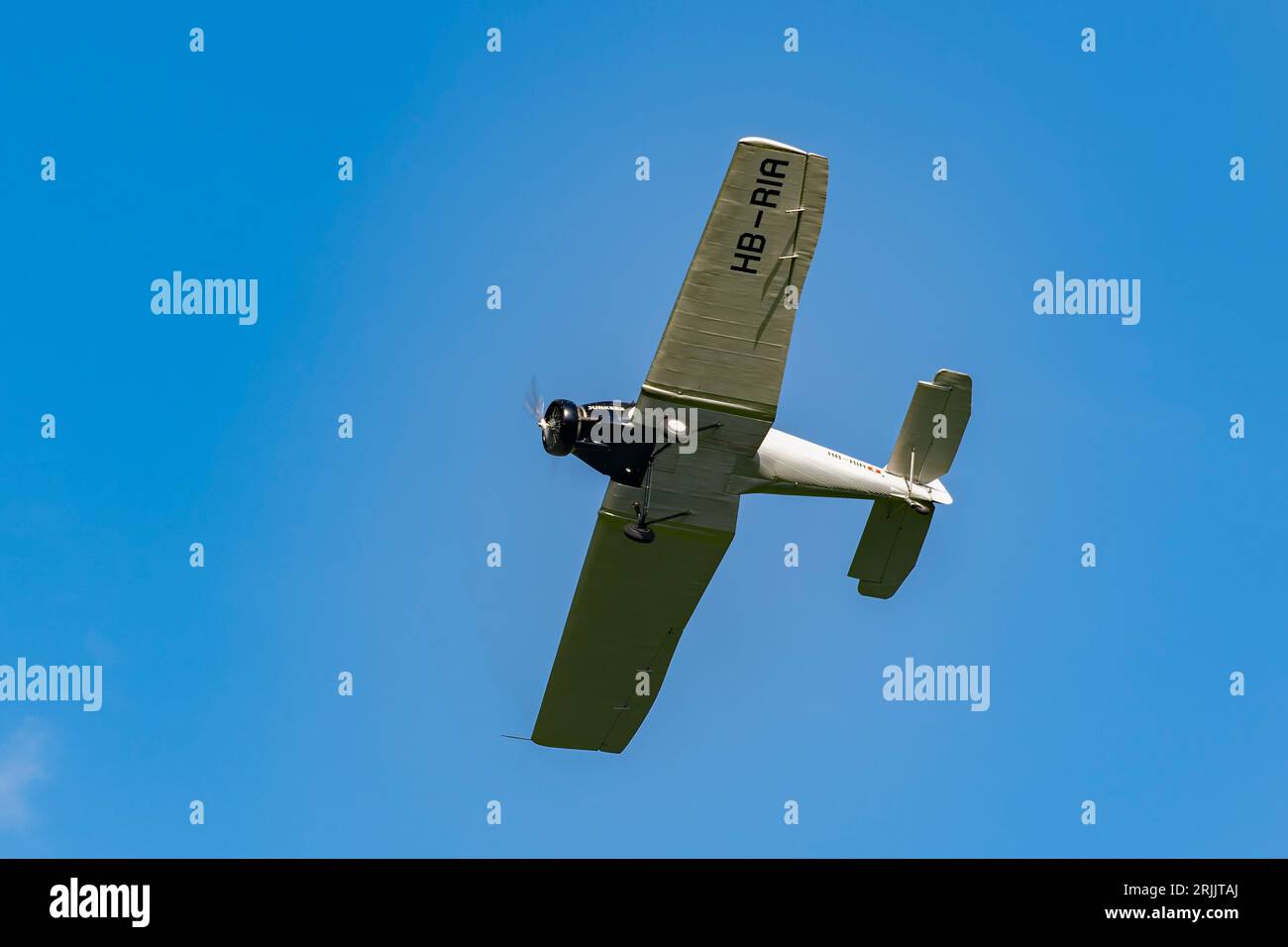 hi-res - images high and wing photography stock Piston engine monoplane Alamy