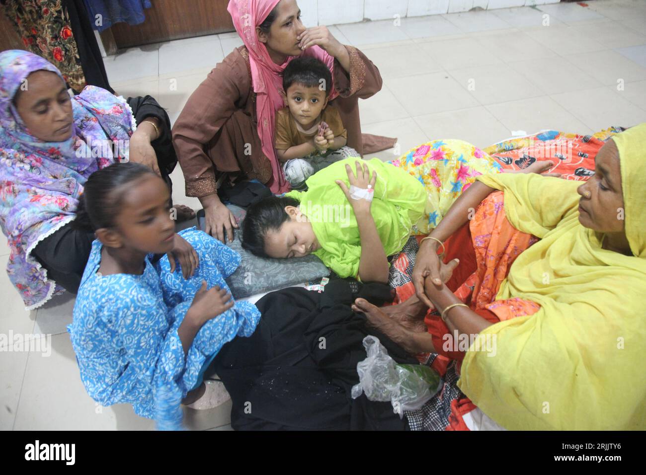 Dhaka Bangladesh August 22,2023.Patients receives treatment for dengue ...