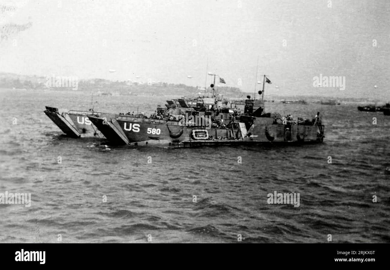 World War II - FRANCE. Invasion of Normandy 1944, Landing Craft Tank ...