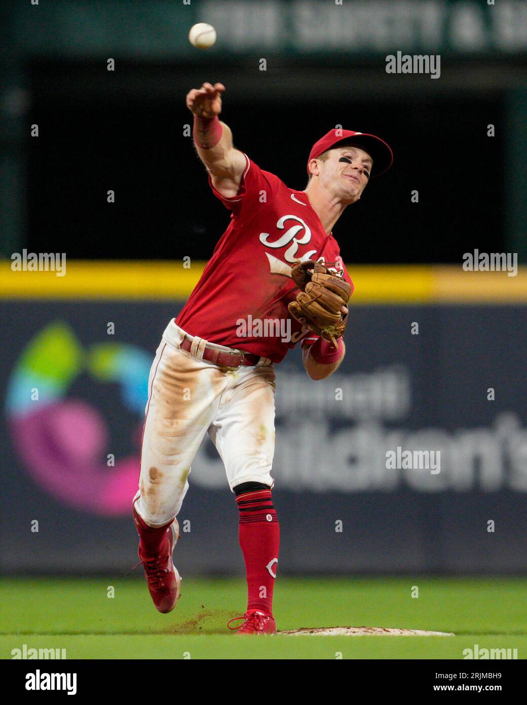 Cincinnati Reds second baseman Matt McLain prepares to turn a double ...