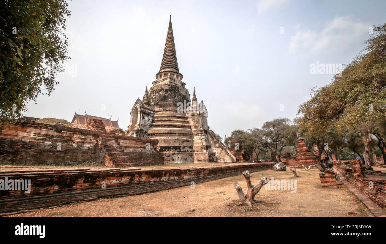Ayutthaya tourist attractions hi-res stock photography and images - Alamy