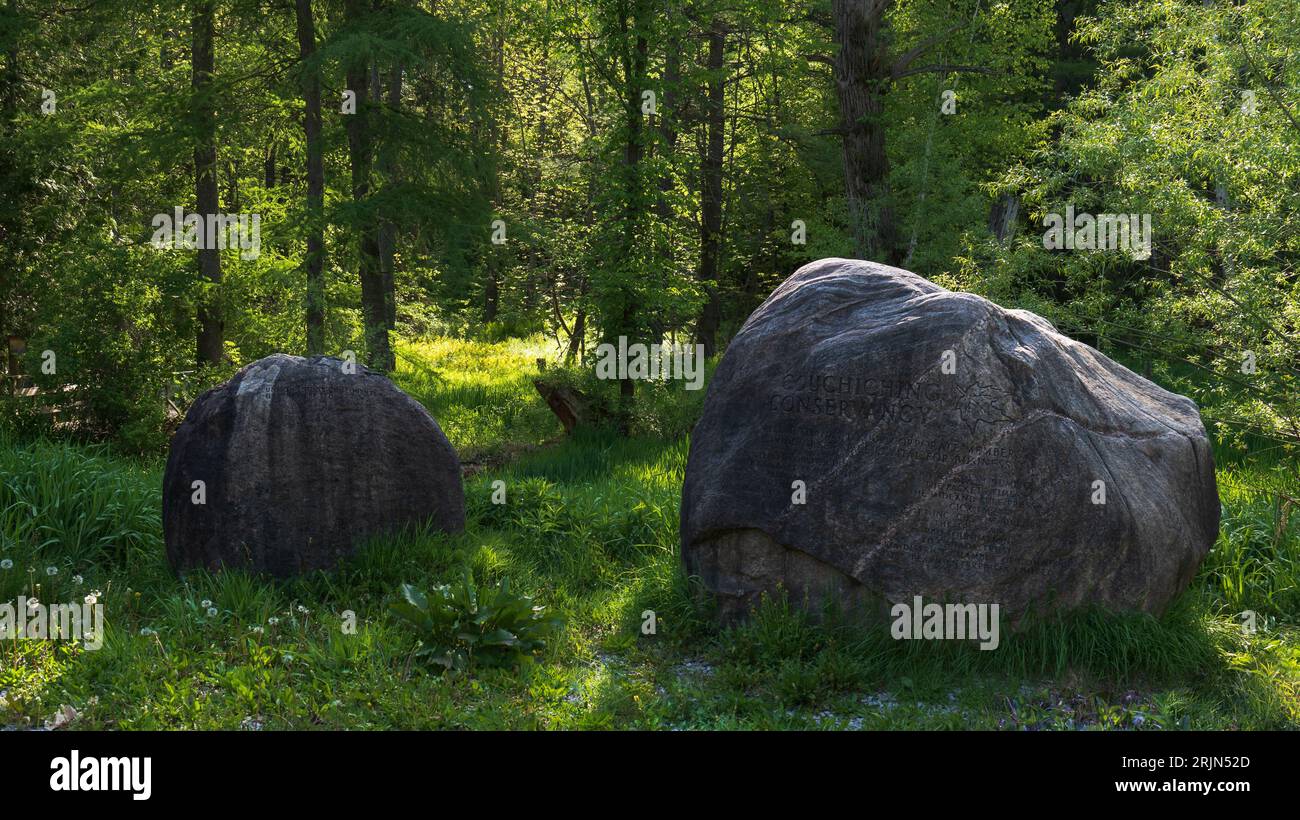 Large rocks frame hi-res stock photography and images - Alamy