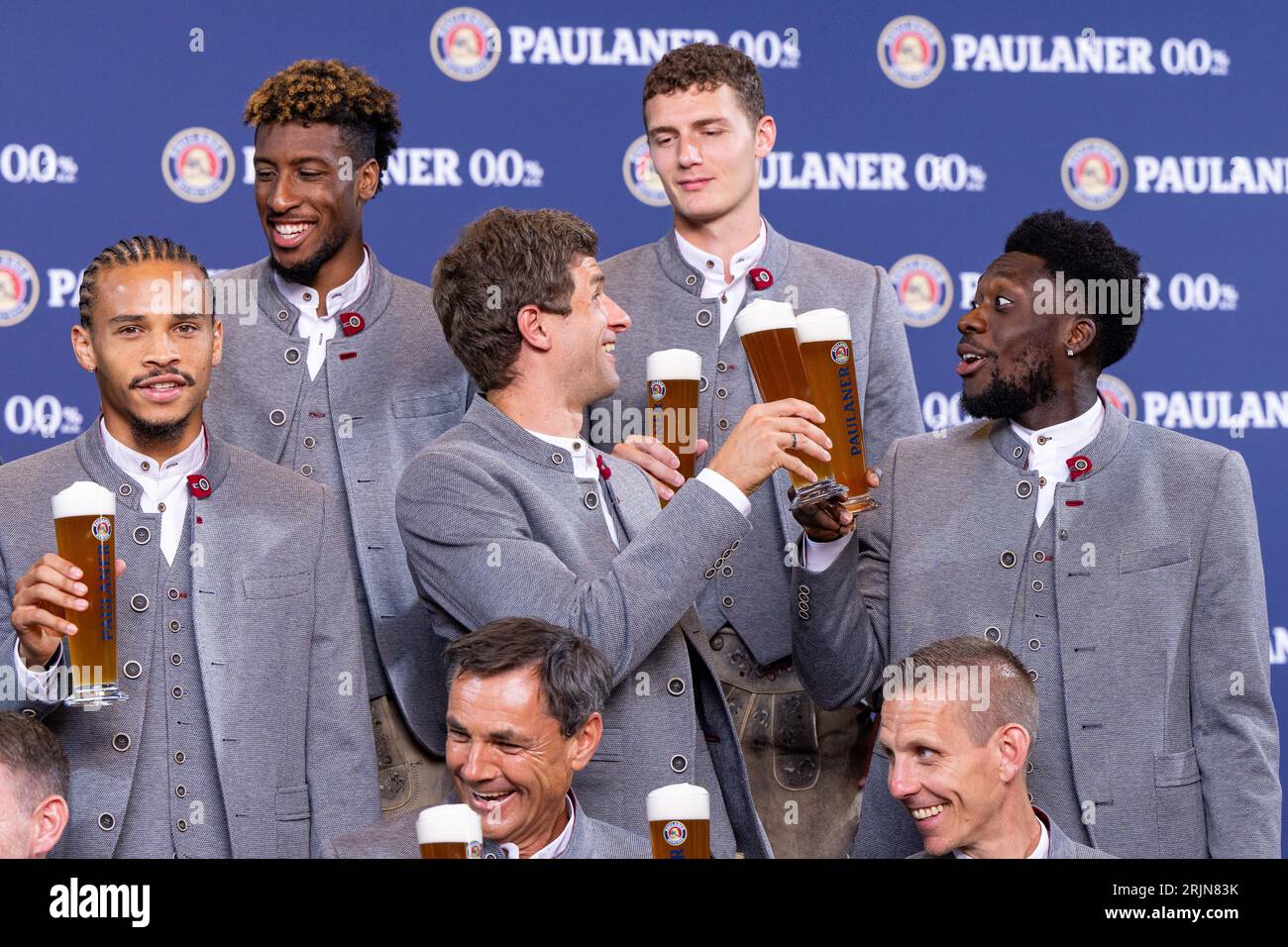 Munich, Germany. 22nd Aug, 2023. Leroy Sane (from left) Kingsley Coman, Thomas Müller, Benjamin Pavard and Alphonso Davies toast with a beer during the Paulaner & FCB photo session. Credit: Lennart Preiss/dpa/Alamy Live News Stock Photo