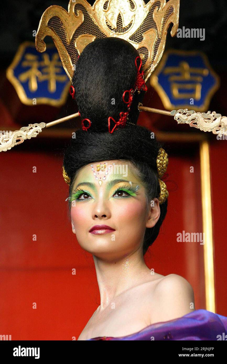 Traditionelle frisuren deutschland hi-res stock photography and images ...