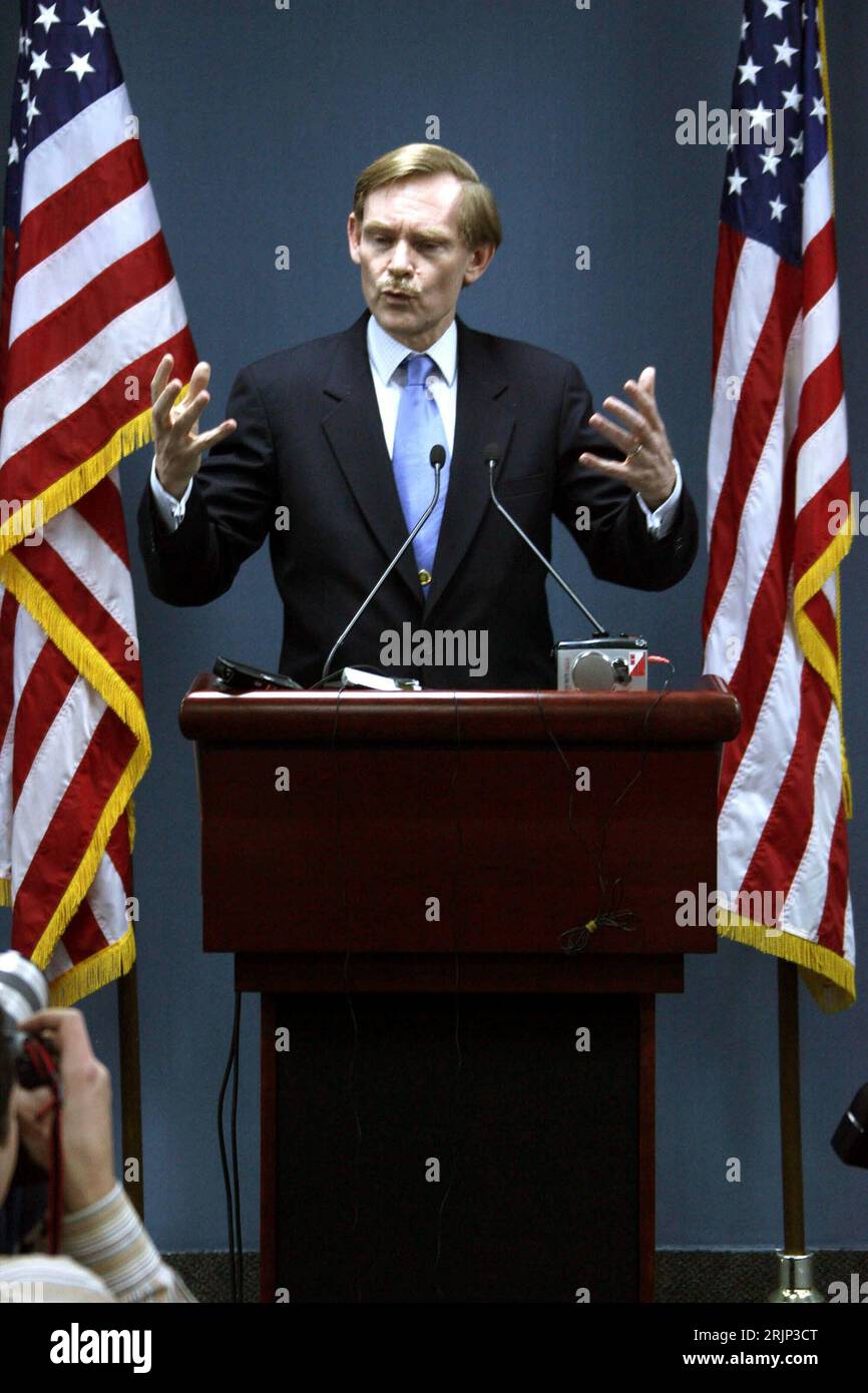 Robert Zoellick (USA/Stellvertretender US Außenminister) während einer Pressekonferenz in Peking PUBLICATIONxNOTxINxCHN Stock Photo
