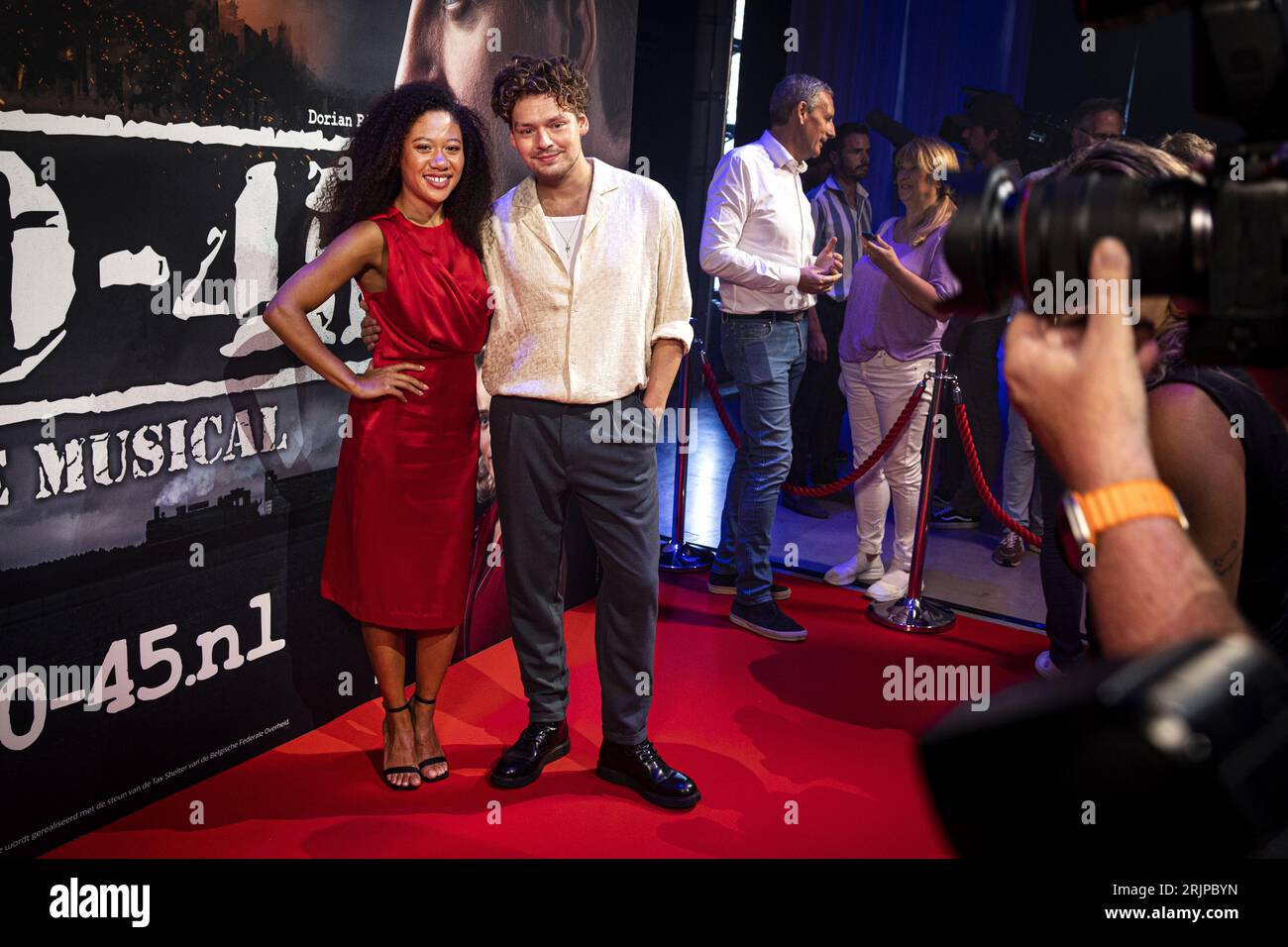 BARNEVELD - (from left to right) Gaia Aikman and Soy Kroon during the press  conference about 40-45 De Musical, a production that focuses on the Second  World War in the Netherlands. ANP, image size:1300x956