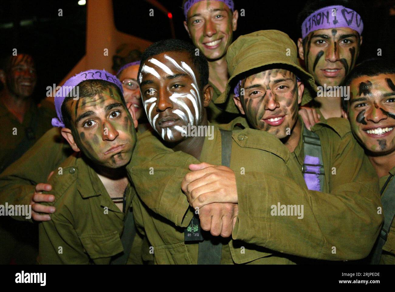 Kriegsbemalung hi-res stock photography and images - Alamy, image size:1300x959