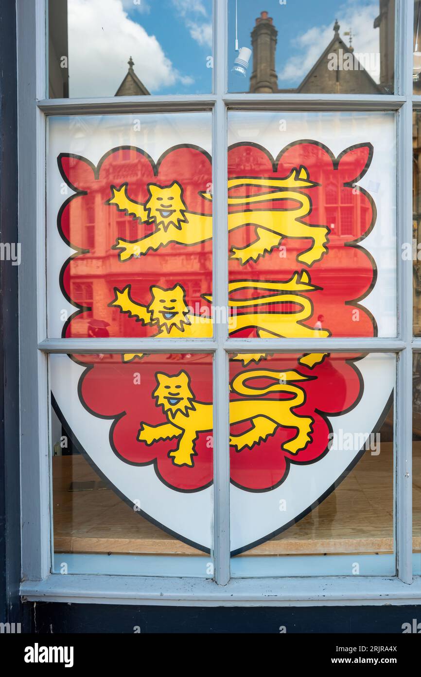 Coat of arms of England in a window display in Oxford, England, UK Stock Photo