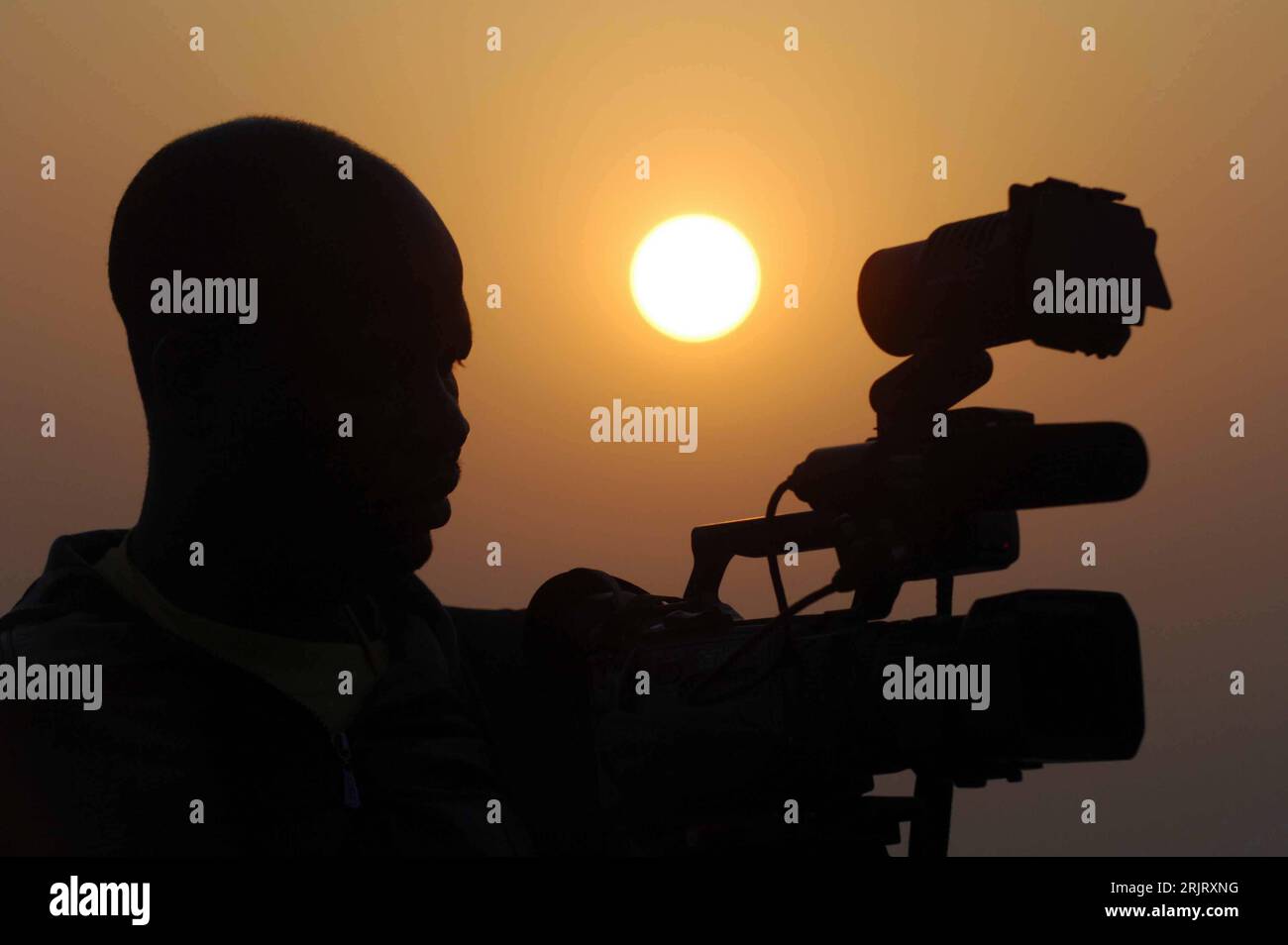 Kameramann silhouette hires stock photography and images Alamy