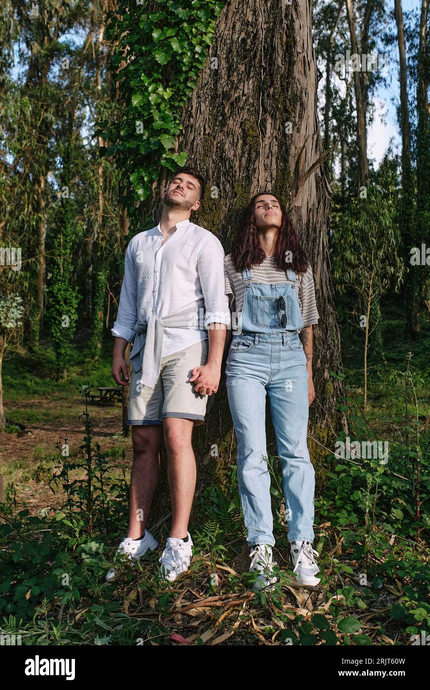 Man woman holding hands on hi-res stock photography and images - Alamy