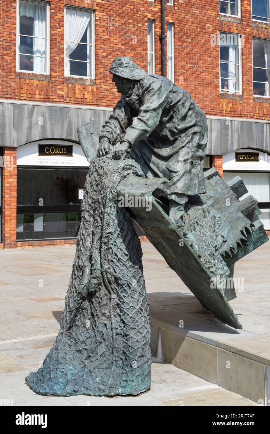 Grimsby Fishermens Memorial by Trevor Harries in St James Square Grimsby North Lincolnshire England UK GB Europe Stock Photo