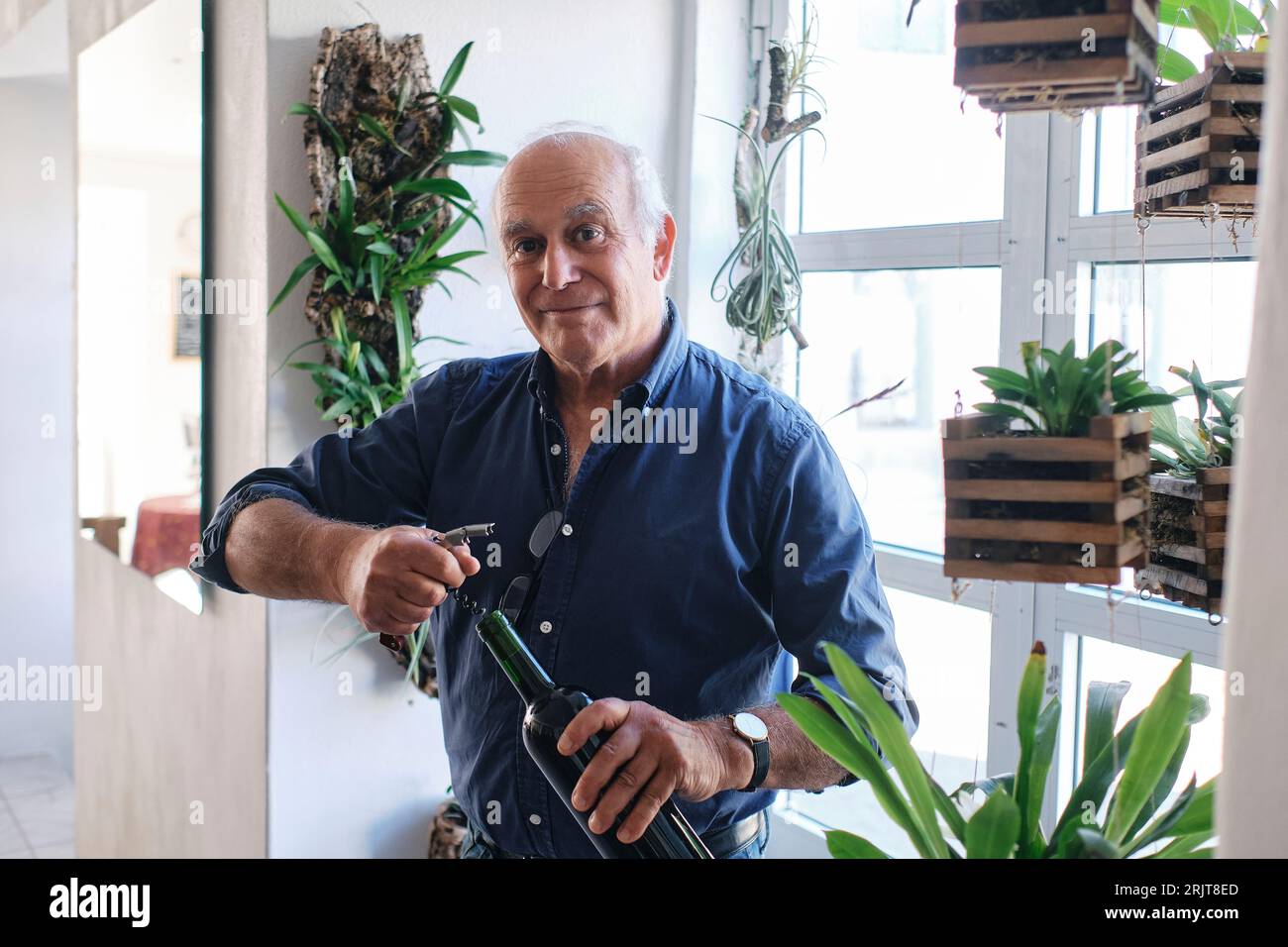 Camera cafe wine hi-res stock photography and images - Alamy
