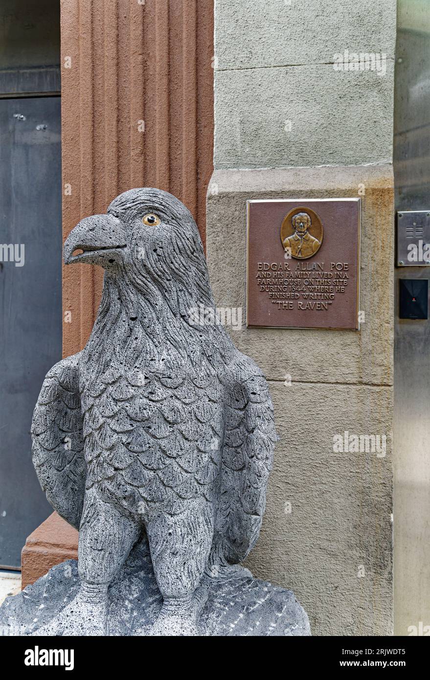 Raven edgar allen poe hires stock photography and images Alamy