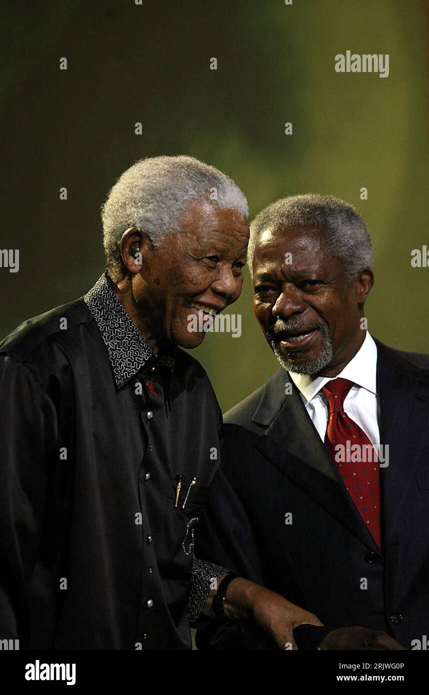 Nelson Mandela (li., RSA) und Kofi Annan (GHA) anlässlich der 5th Annual Nelson Mandela Lecture in Johannesburg PUBLICATIONxNOTxINxCHN Stock Photo