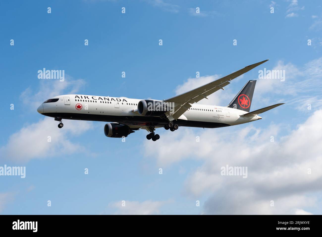 Air Canada Boeing 7879 Dreamliner jet airliner plane CFRTG on finals